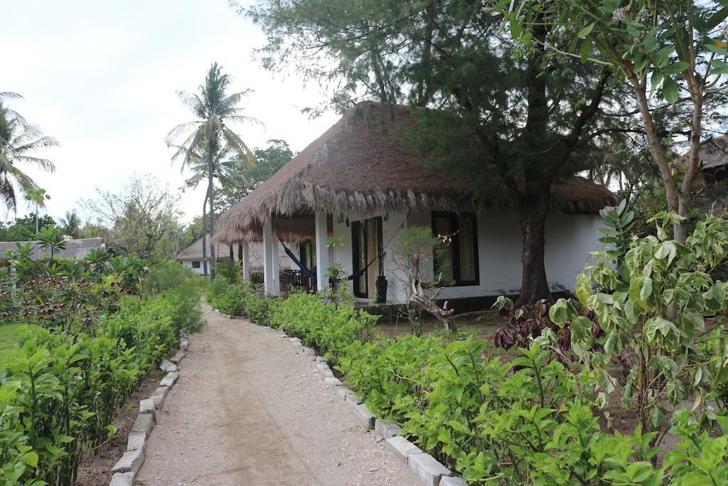 Star Bar And Bungalows Gili Air Exterior foto