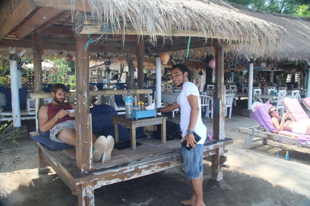 Star Bar And Bungalows Gili Air Exterior foto