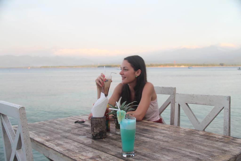 Star Bar And Bungalows Gili Air Exterior foto