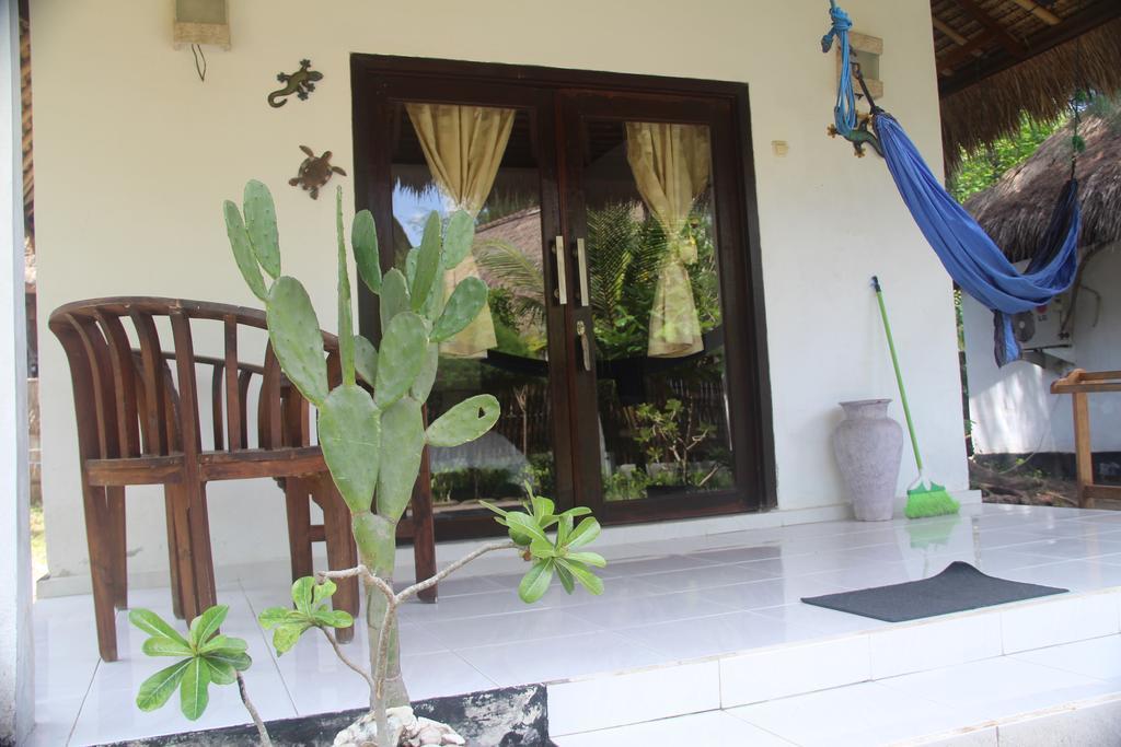Star Bar And Bungalows Gili Air Exterior foto