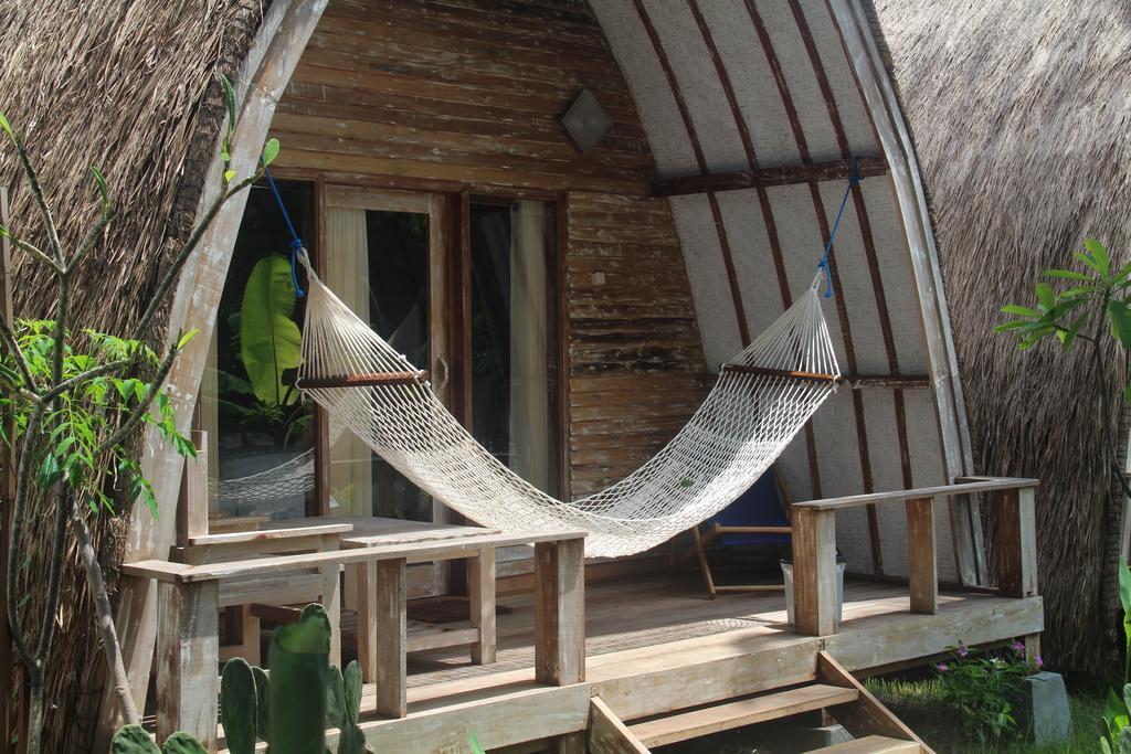 Star Bar And Bungalows Gili Air Exterior foto